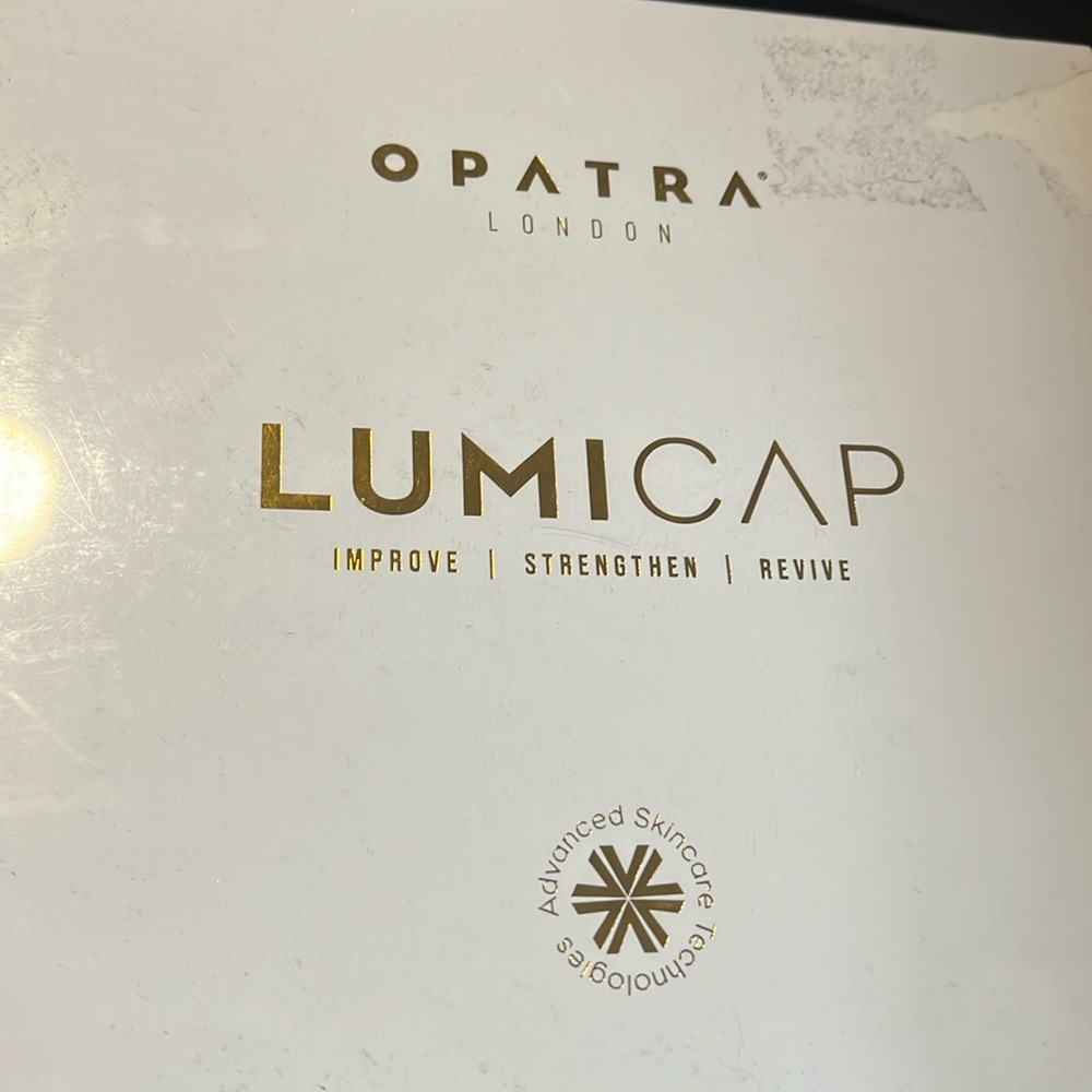 Opatra's innovative hands-free low-level laser technology (LLLT) Lumicap
